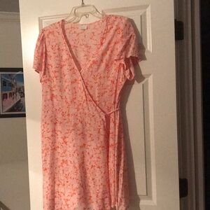 Size large summer dress, beautiful summer colors.